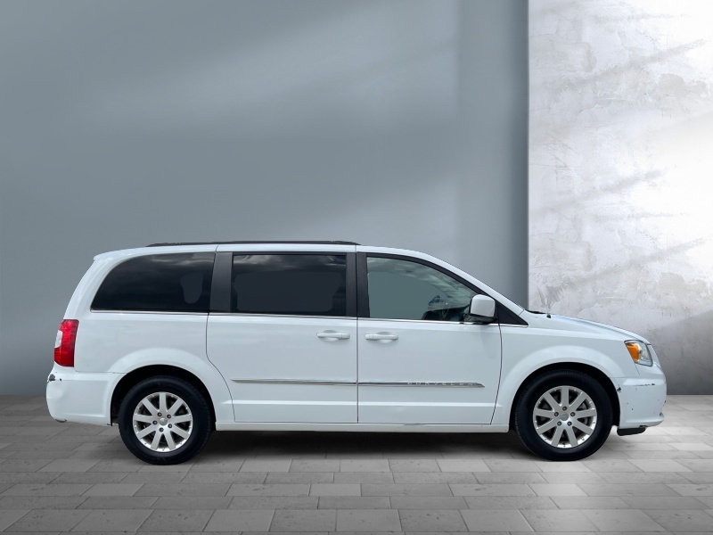 2016 Chrysler Town and Country