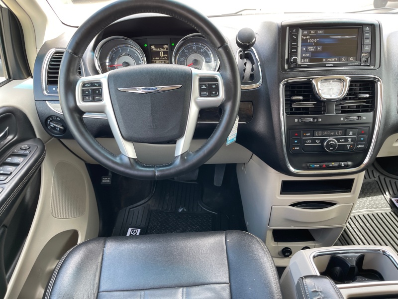 2016 Chrysler Town and Country