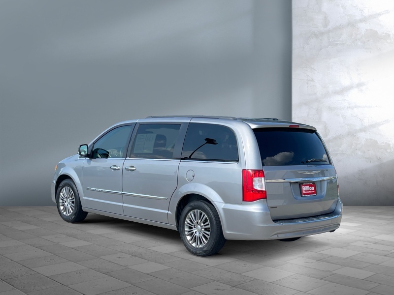 2014 Chrysler Town and Country