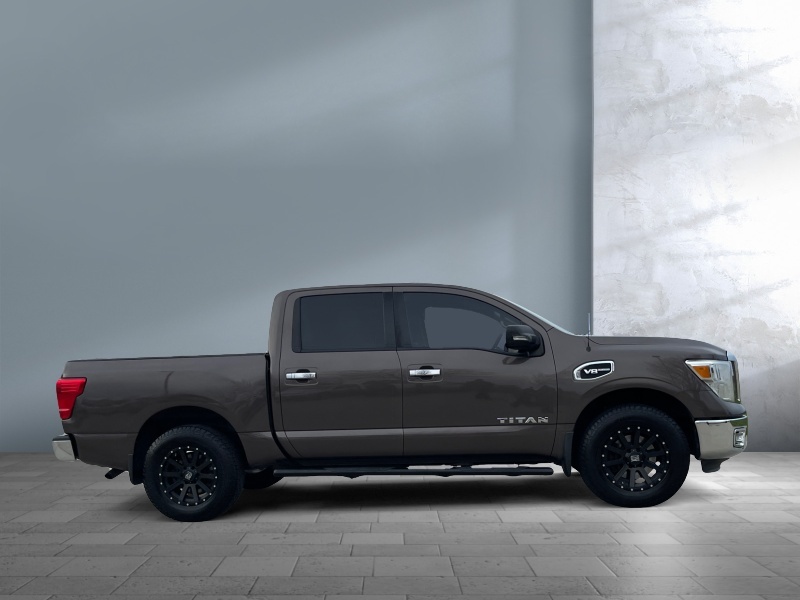 2017 Nissan Titan