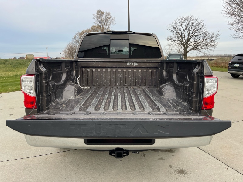 2017 Nissan Titan