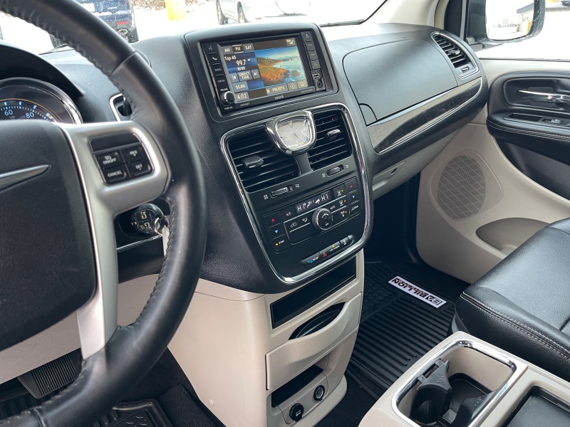 2015 Chrysler Town and Country