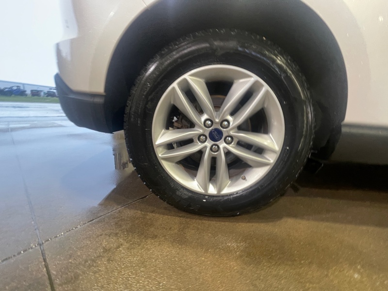 2016 Ford Edge