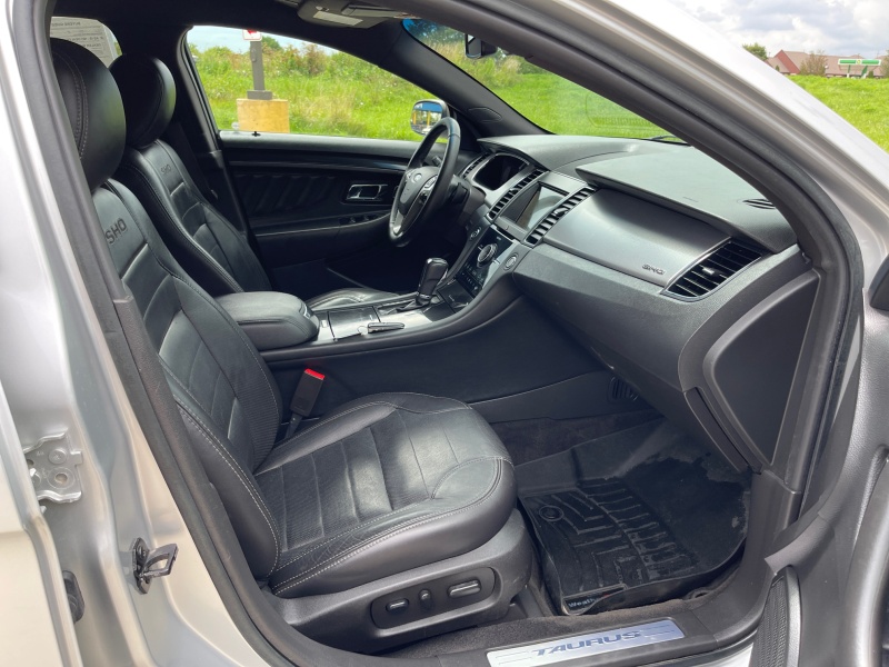 2018 Ford Taurus