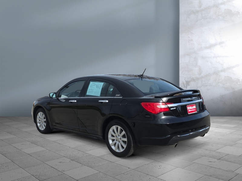 2013 Chrysler 200