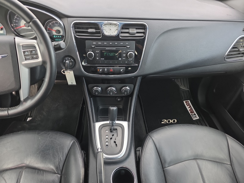2013 Chrysler 200