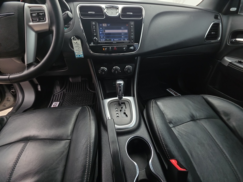 2011 Chrysler 200