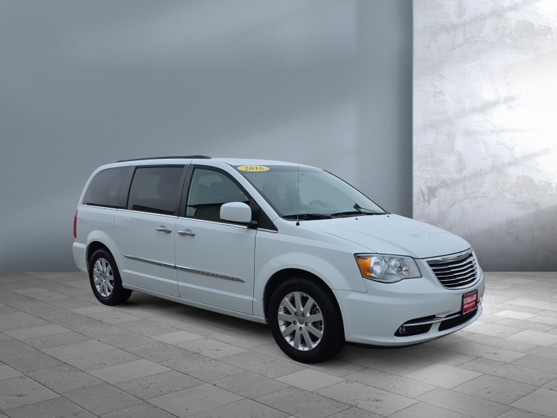 2016 Chrysler Town and Country