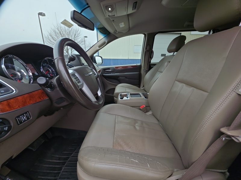 2016 Chrysler Town and Country