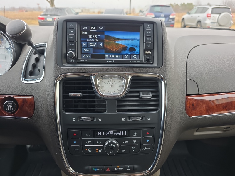 2016 Chrysler Town and Country