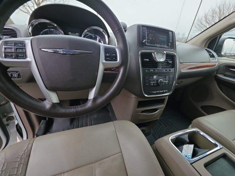 2016 Chrysler Town and Country