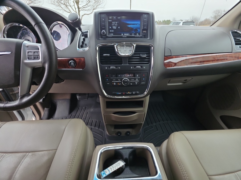 2016 Chrysler Town and Country