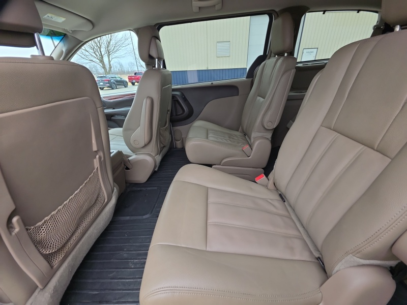 2016 Chrysler Town and Country