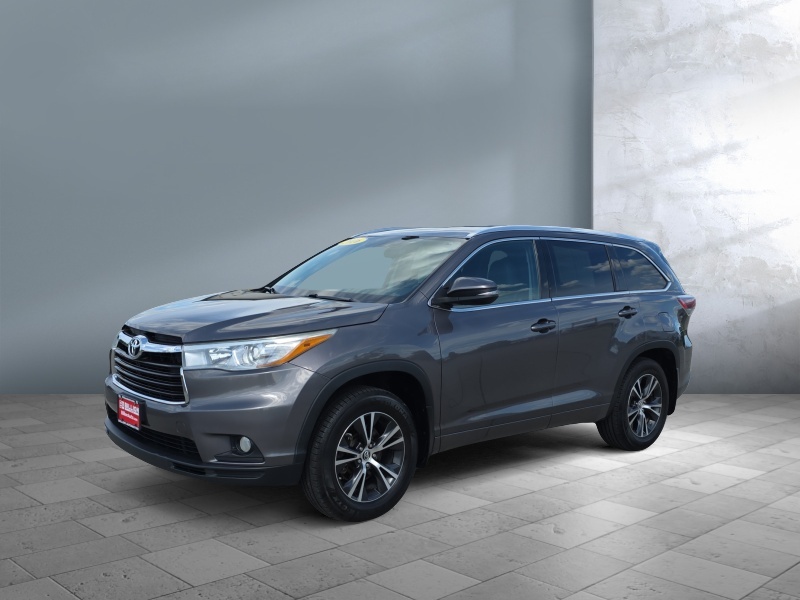 Used 2016 Toyota Highlander XLE SUVs