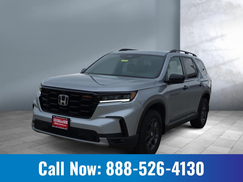Used 2025 Honda Pilot TrailSport SUVs