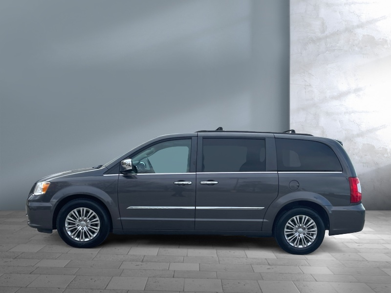 2016 Chrysler Town and Country