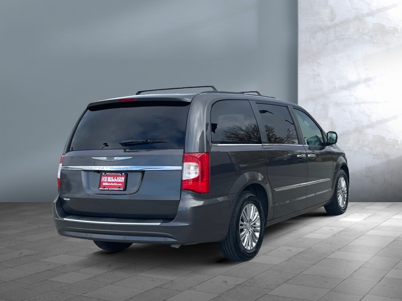 2016 Chrysler Town and Country