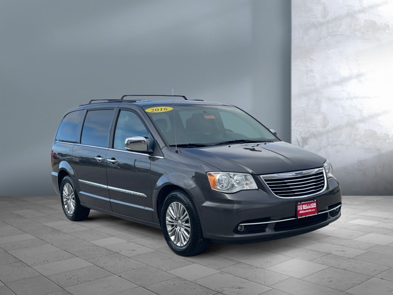 2016 Chrysler Town and Country