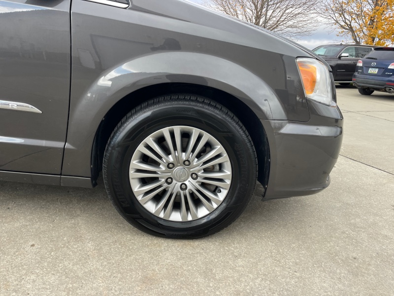 2016 Chrysler Town and Country