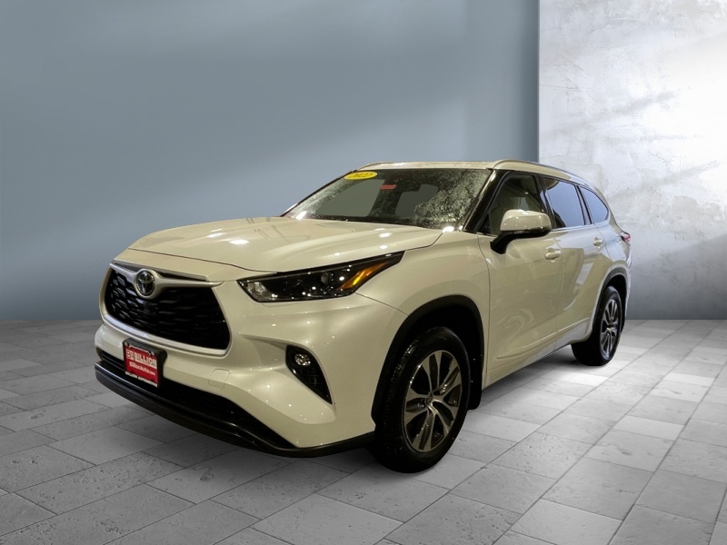 Used 2022 Toyota Highlander XLE SUVs