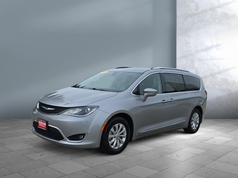 Used 2018 Chrysler Pacifica Touring L Vans
