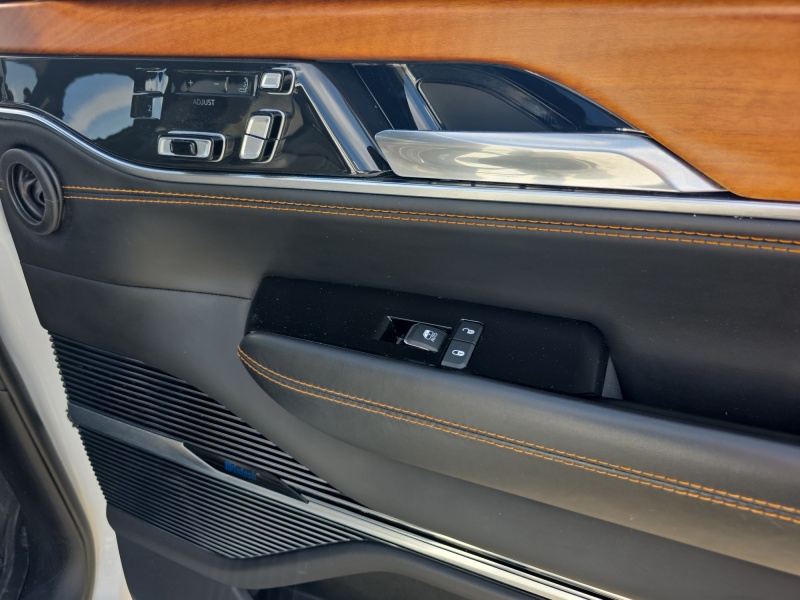 2022 Jeep Grand Wagoneer