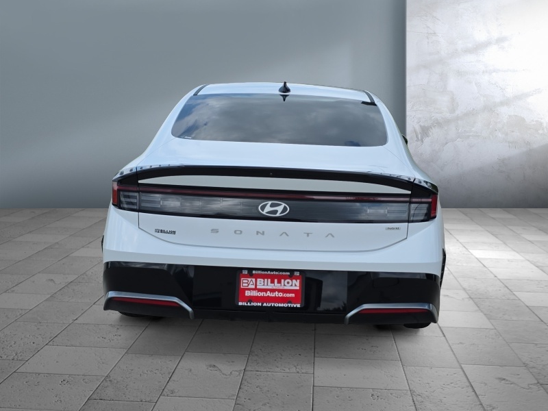 2025 Hyundai Sonata Hybrid