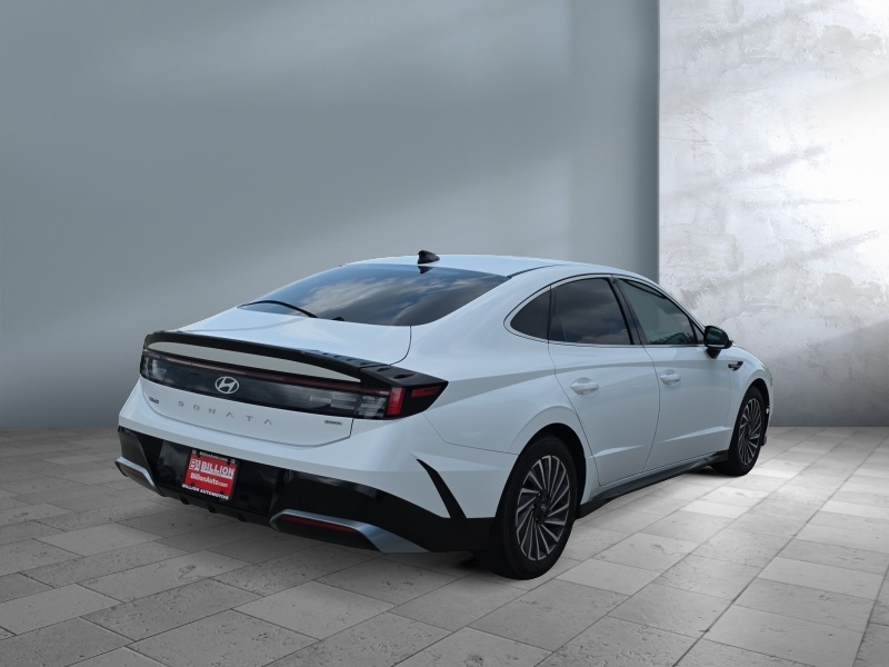 2025 Hyundai Sonata Hybrid