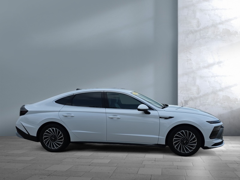 2025 Hyundai Sonata Hybrid