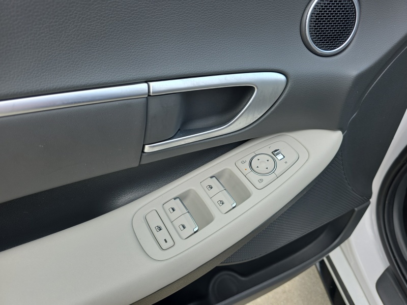 2025 Hyundai Sonata Hybrid