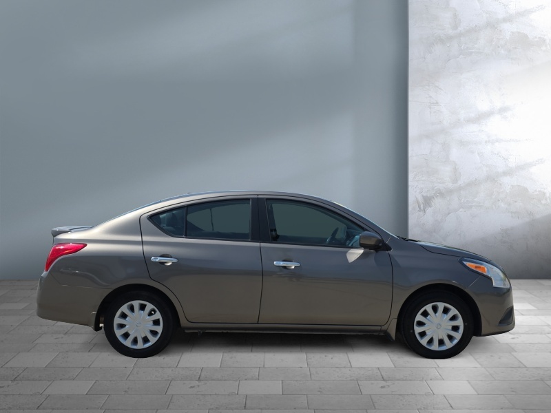2017 Nissan Versa Sedan