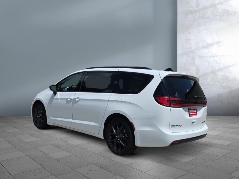 2025 Chrysler Pacifica