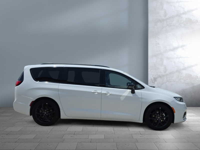 2025 Chrysler Pacifica