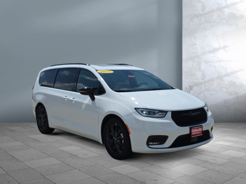 2025 Chrysler Pacifica