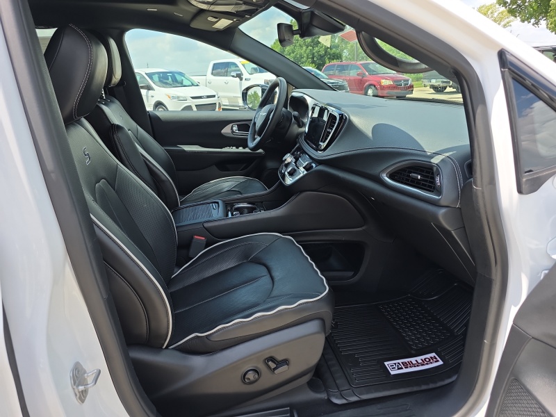 2025 Chrysler Pacifica