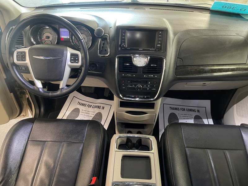 2016 Chrysler Town and Country