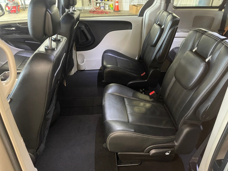 2016 Chrysler Town and Country