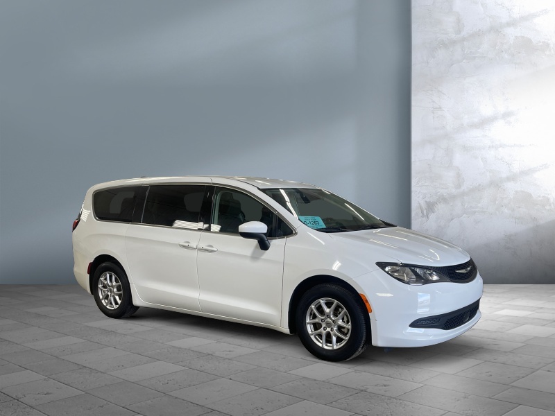 2023 Chrysler Voyager