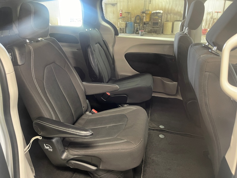 2023 Chrysler Voyager