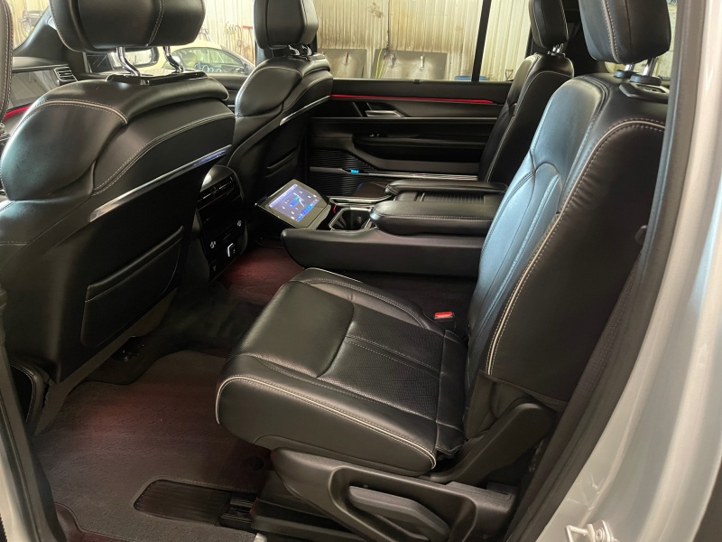 2024 Jeep Grand Wagoneer L