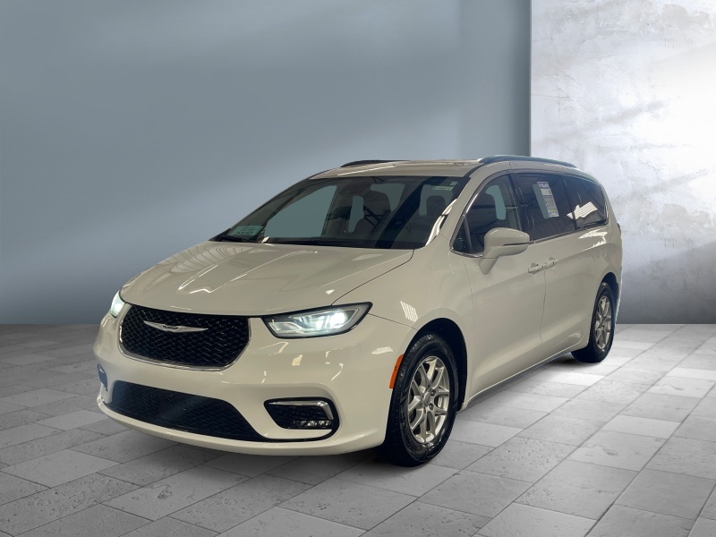 Used 2022 Chrysler Pacifica Touring L Vans