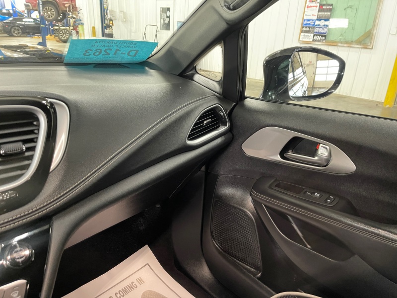 2025 Chrysler Pacifica