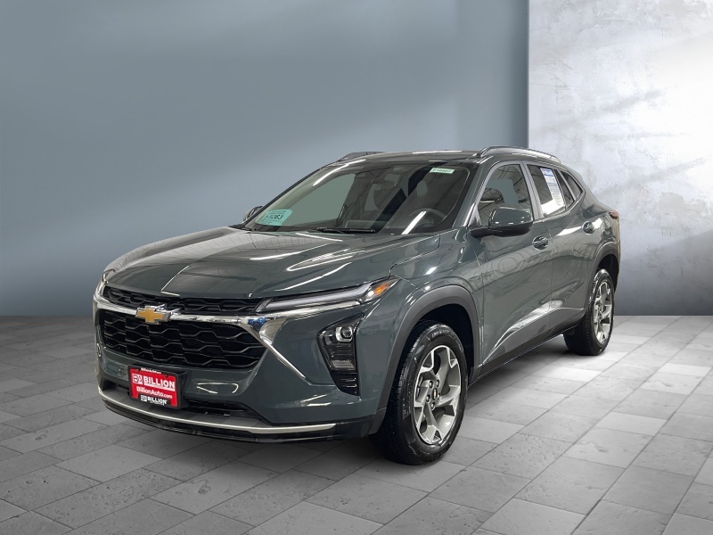 Used 2025 Chevrolet Trax LT Crossovers
