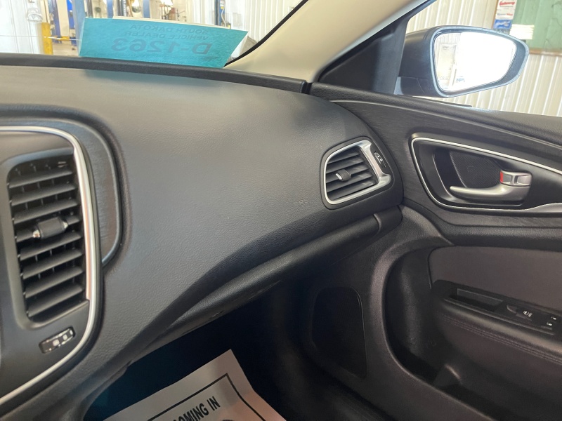 2016 Chrysler 200