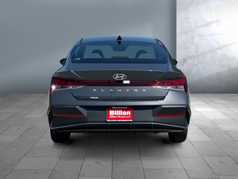 2024 Hyundai Elantra