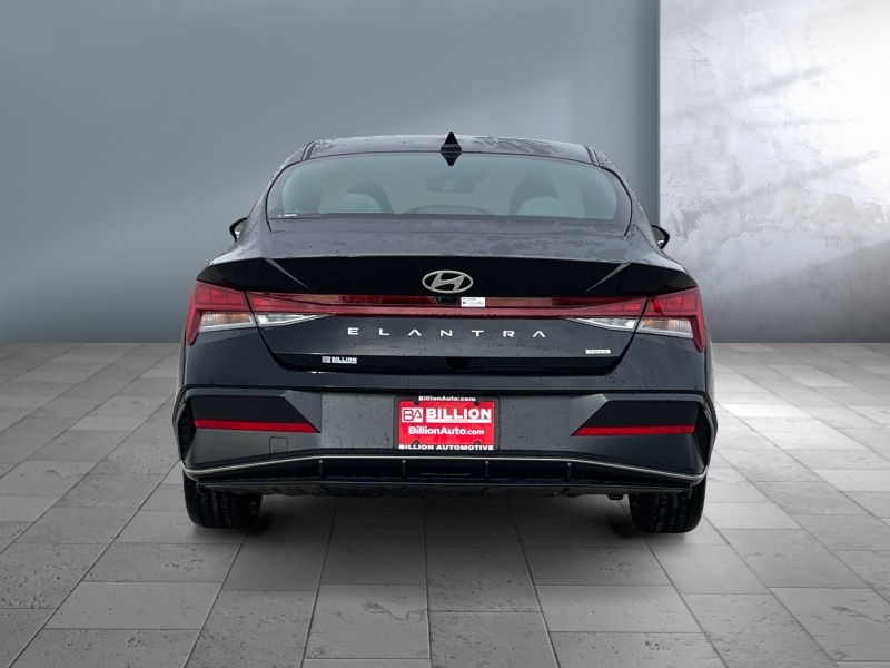 2025 Hyundai Elantra Hybrid