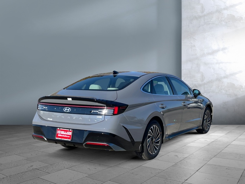 2025 Hyundai Sonata Hybrid