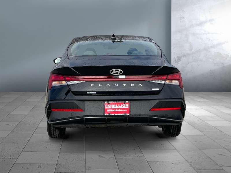 2025 Hyundai Elantra Hybrid