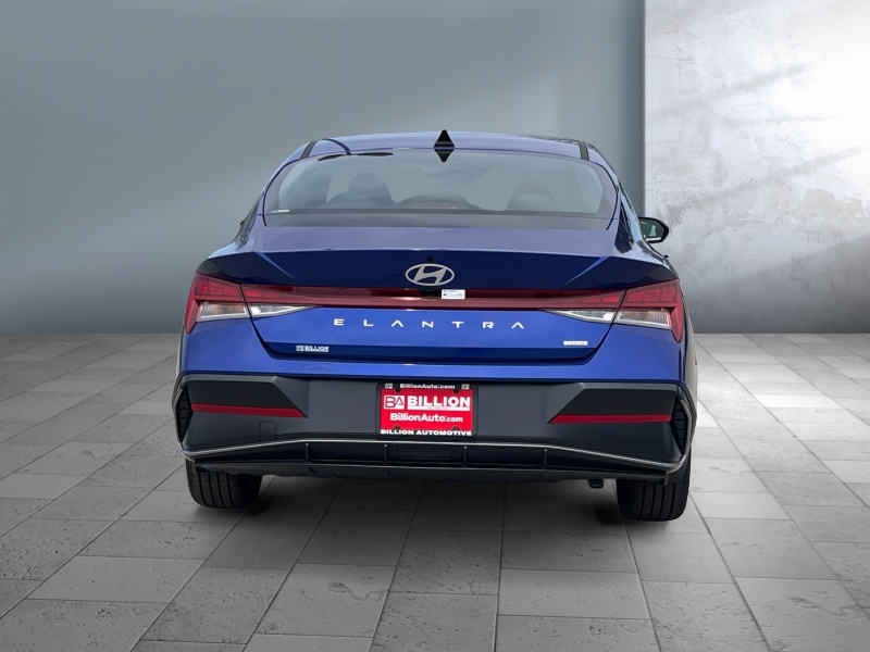 2025 Hyundai Elantra Hybrid