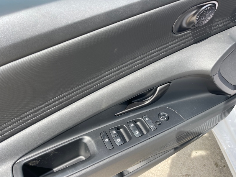 2025 Hyundai Elantra Hybrid